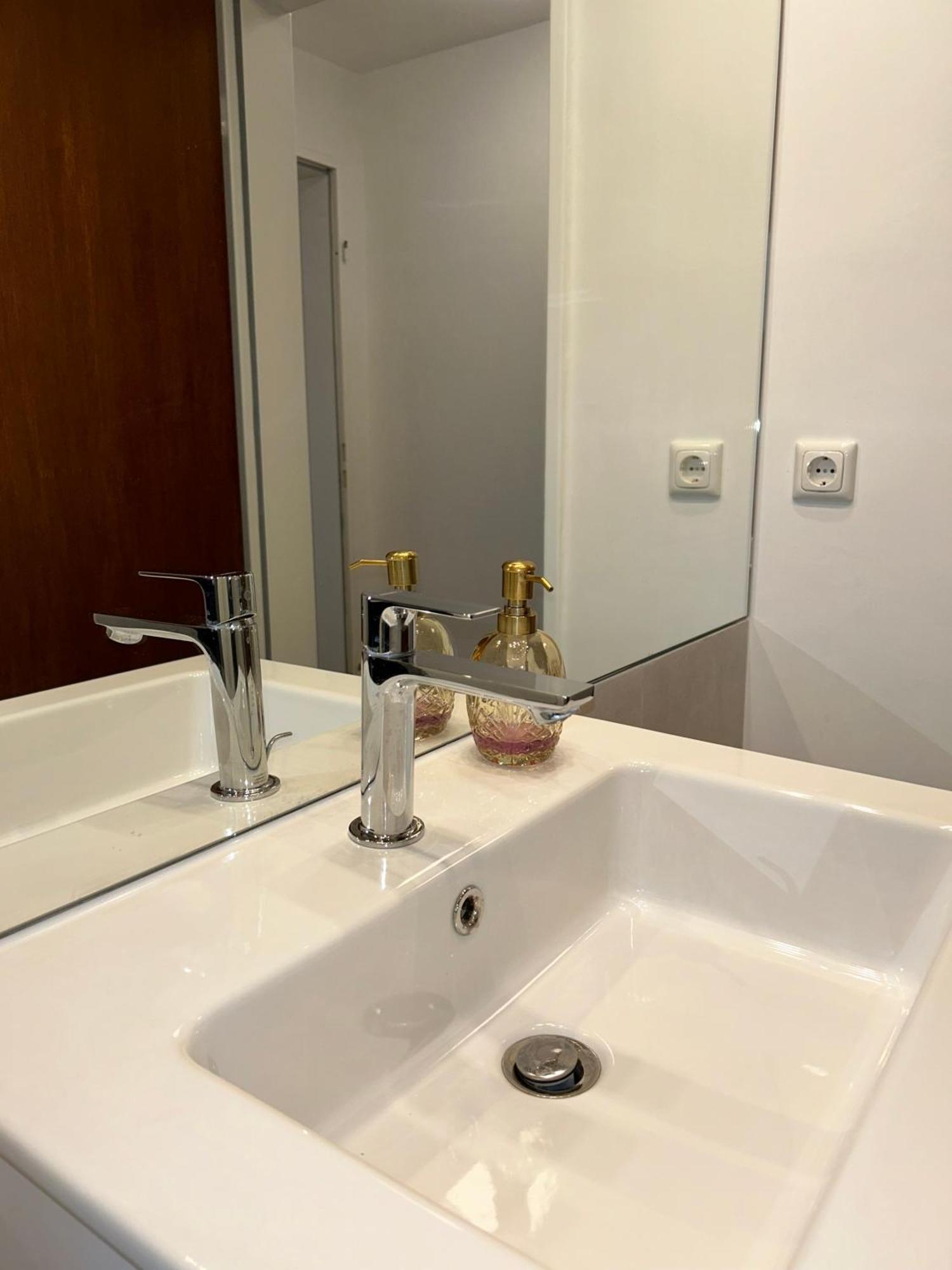 Mitten Im Gruenen - Apartment Mit Wohlfuehlcharakter In Stadtrandlage Eutin Exterior foto