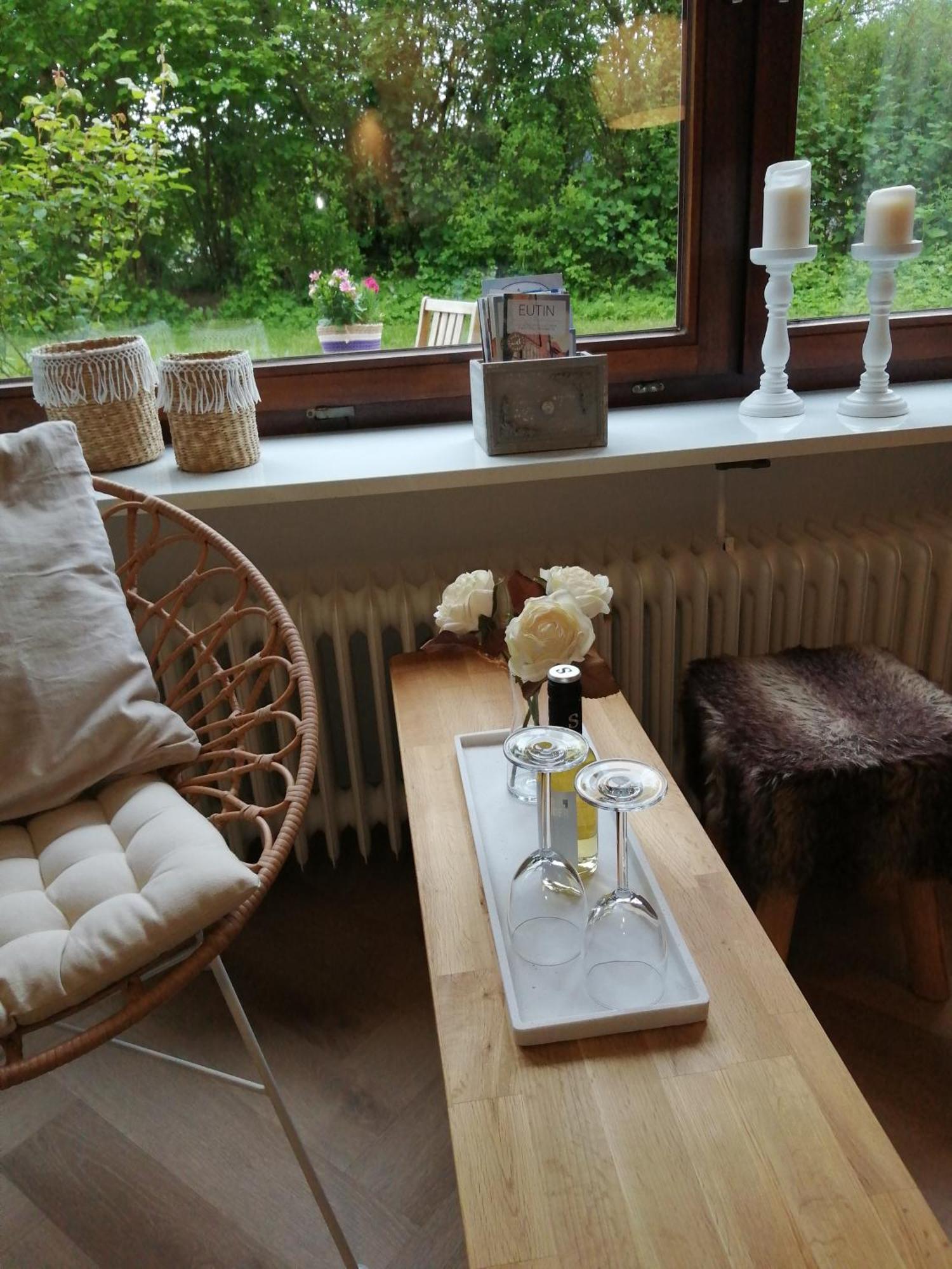 Mitten Im Gruenen - Apartment Mit Wohlfuehlcharakter In Stadtrandlage Eutin Exterior foto